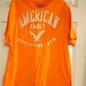 American Eagle t-shirt  (like new)